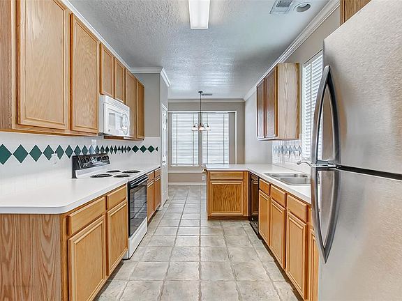 2nd image of 2927 Blue Dawn Dr