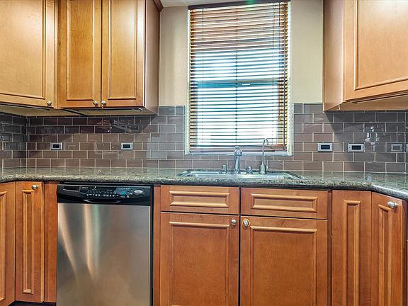 5th image of 809 Auzerais Ave Unit 430