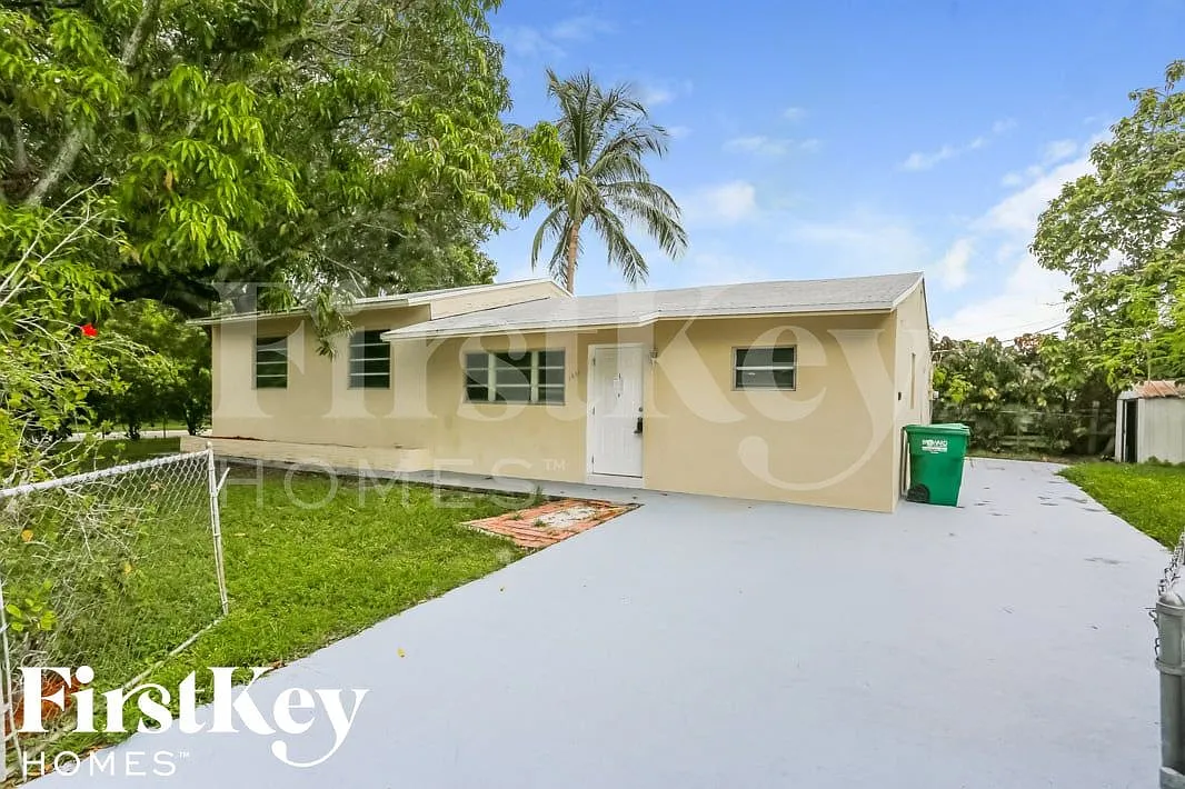 3 bed, 2.0 bath, 1338 sqft, $3,435 — Photo 1