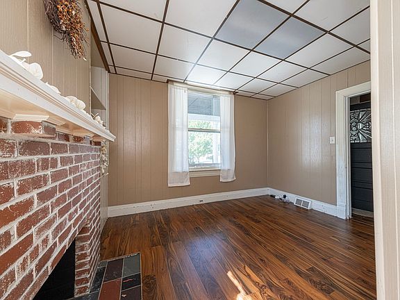 4th image of 627 Weldon St