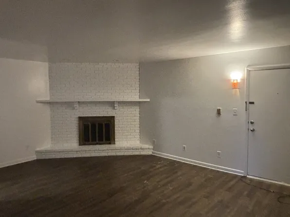 180 Birch Ct APT 2, Manteno, IL 60950