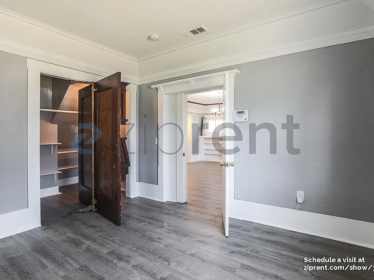 5001 S Budlong Ave — Photo 20