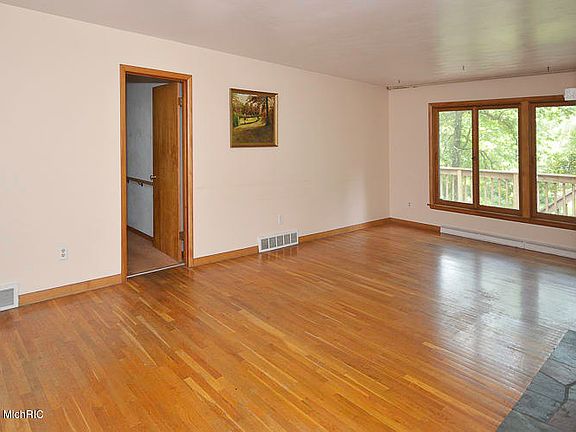 5th image of 229 Harper Creek Dr
