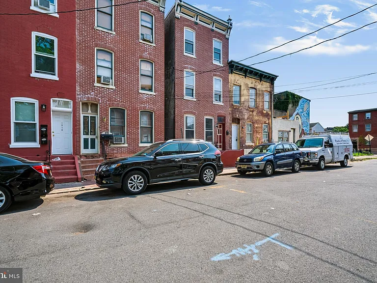 309 Academy St — Photo 2