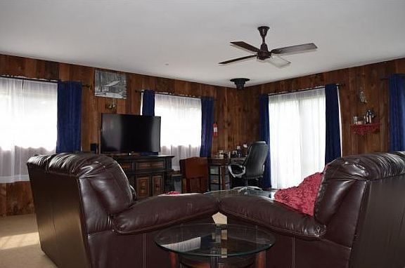 3rd image of 532 S Benita Blvd