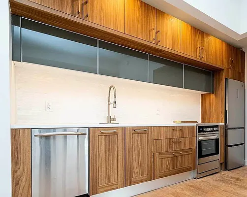 Rented by Artur Gutman, LREB | media 5