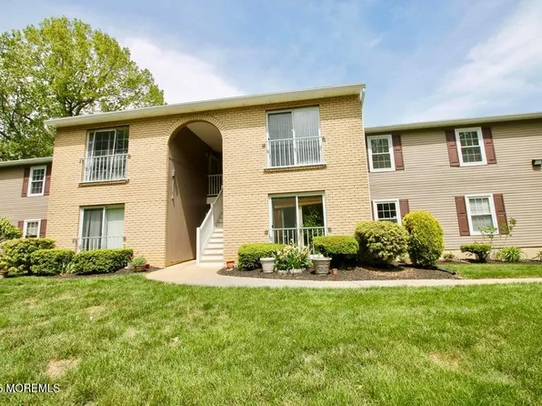 512 Harding Road #6, Freehold, NJ 07728