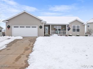 209 Chary Ridge Dr NW, Kent City, MI 49330