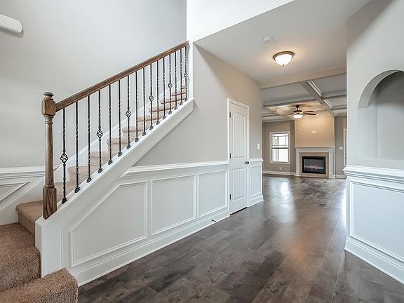 3rd image of 1304 Black Oak Cir