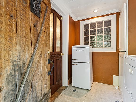 5th image of 28997 Palisades Dr