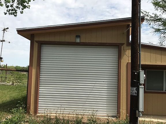 4th image of 790 LAKESHORE DR