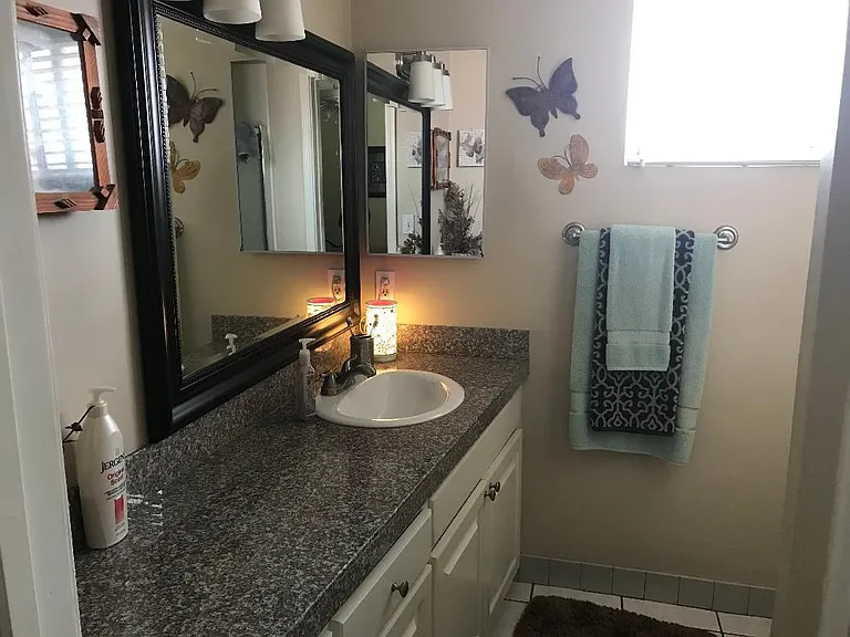5760 Harrison St — Photo 10