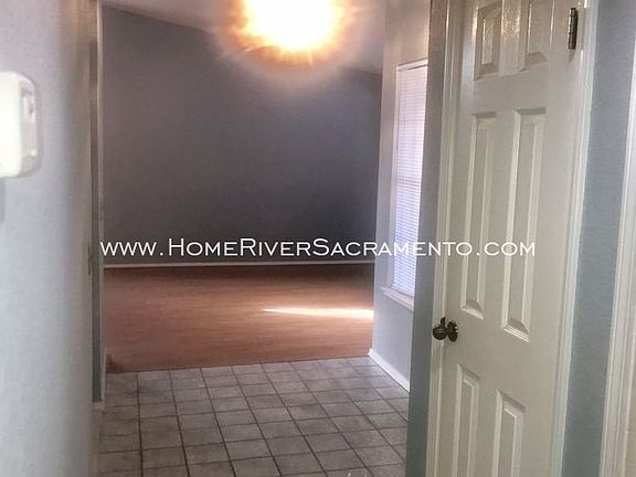 3rd image of 8121 Spengler Dr