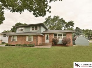 5306 S 105th St, Omaha, NE 68127