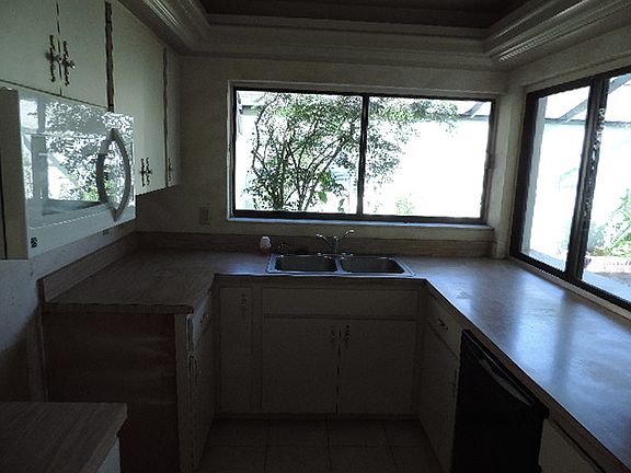 2nd image of 3934 Glen Oaks Manor Dr