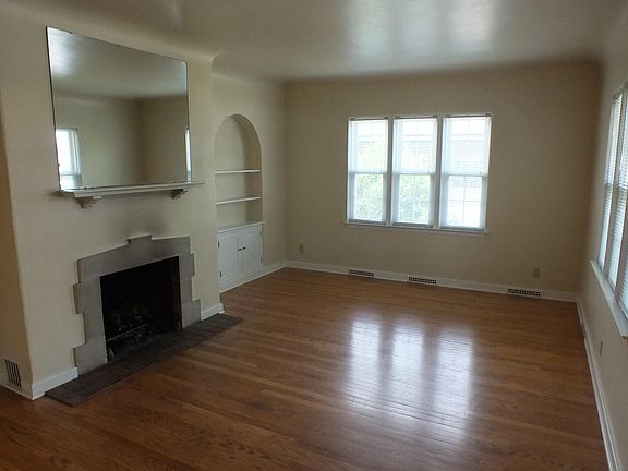 2nd image of 54 W 21st St