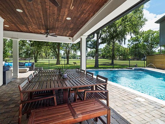 2nd image of 9 Charleston St S