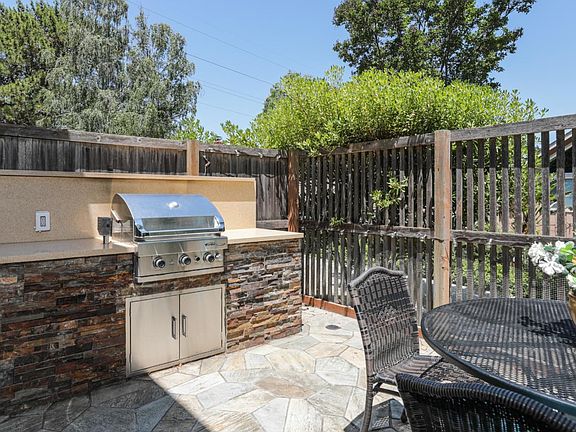 4th image of 10156 Camberley Ln