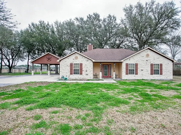 17963 County Line Rd, Winnie, TX 77665