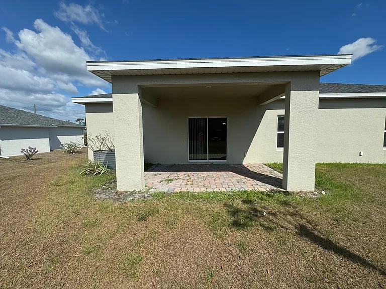2233 S Chamberlain Blvd — Photo 23