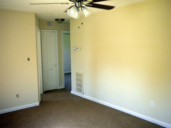 5th image of 7 Brentwood Dr