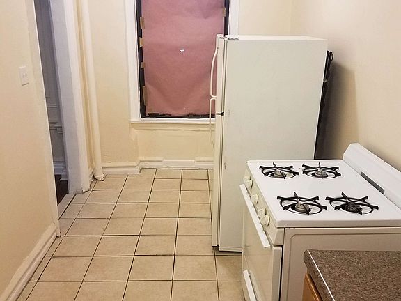 3rd image of 370 E 31st St APT 1E