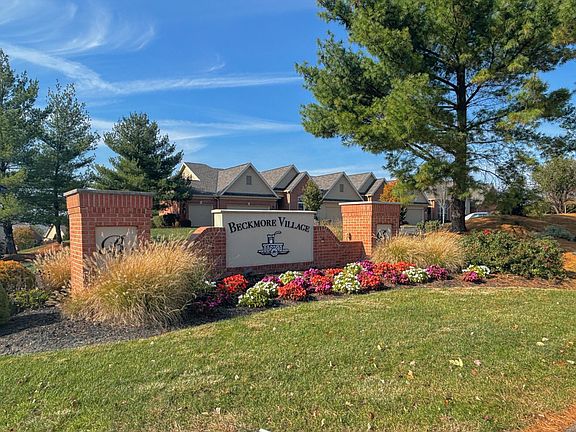 2nd image of 1940 Marktwain Way