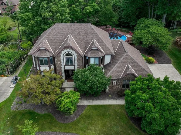 10673 Tudor Cir, North Royalton, OH 44133