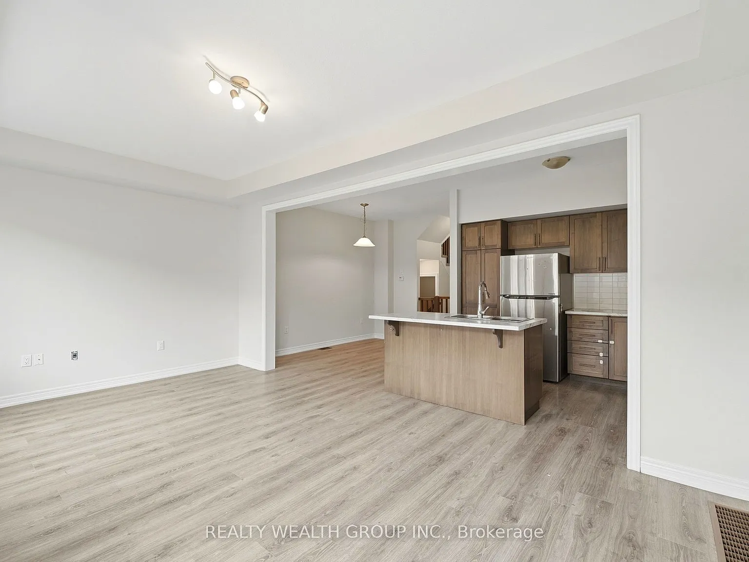 3 bed, $2,900 — Photo 3