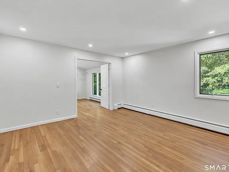 48 Crestwood Rd — Photo 28