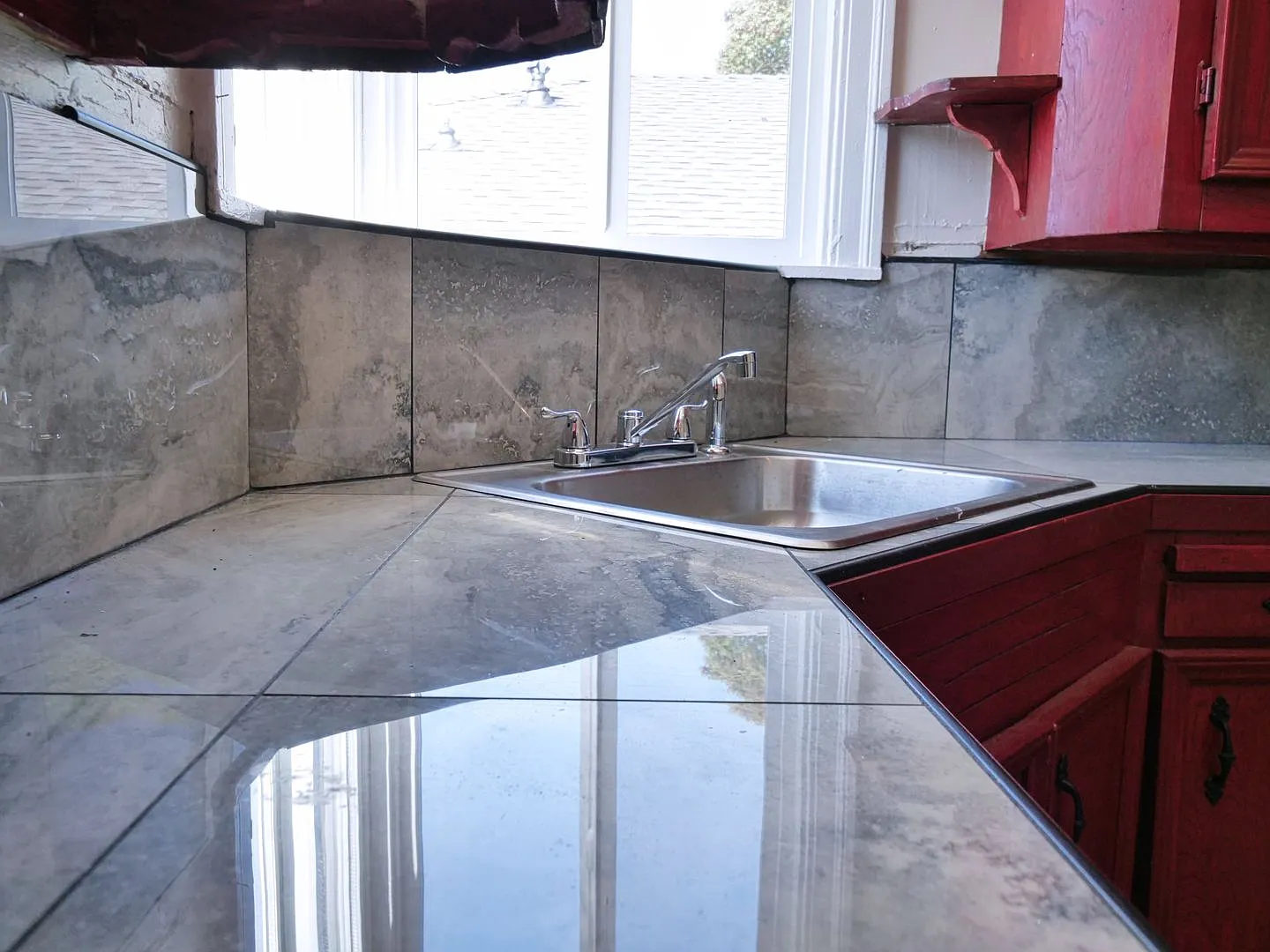 Charming 3 bedroom 2 bathroom home available — Photo 4