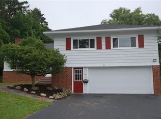 26 Reed Pkwy, Marcellus, NY 13108