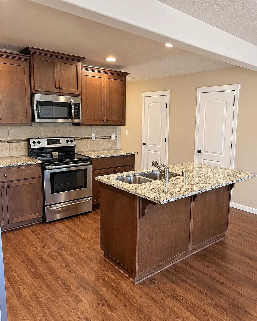 Covington Manor 9700-9816 — Photo 4