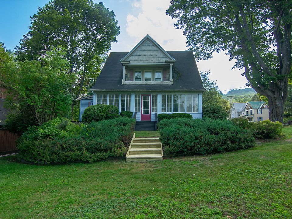 1st image of 293 Delaware St