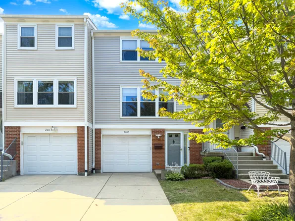 2015 Stanley Ct, Schaumburg, IL 60194