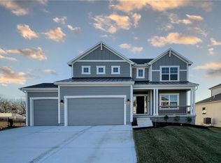 1505 SW Sugar Tree Dr, Lees Summit, MO 64082