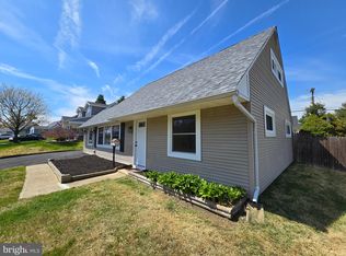 61 Cobalt Cross Rd, Levittown, PA 19057