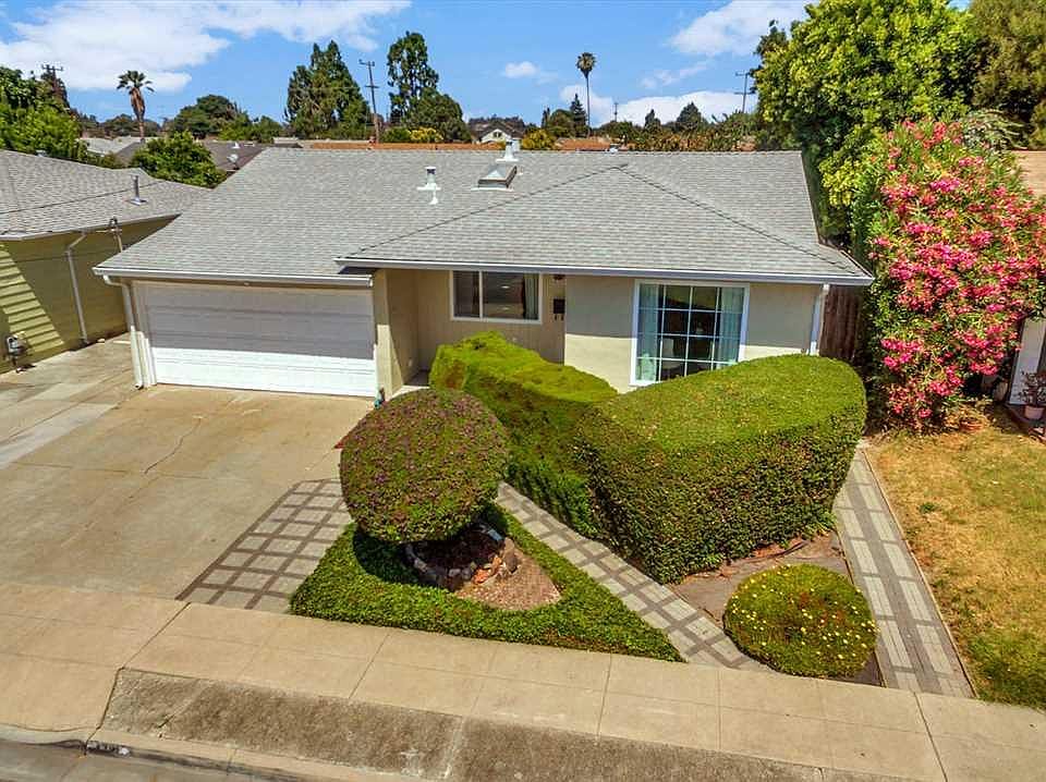 1st image of 4721 Portola Dr