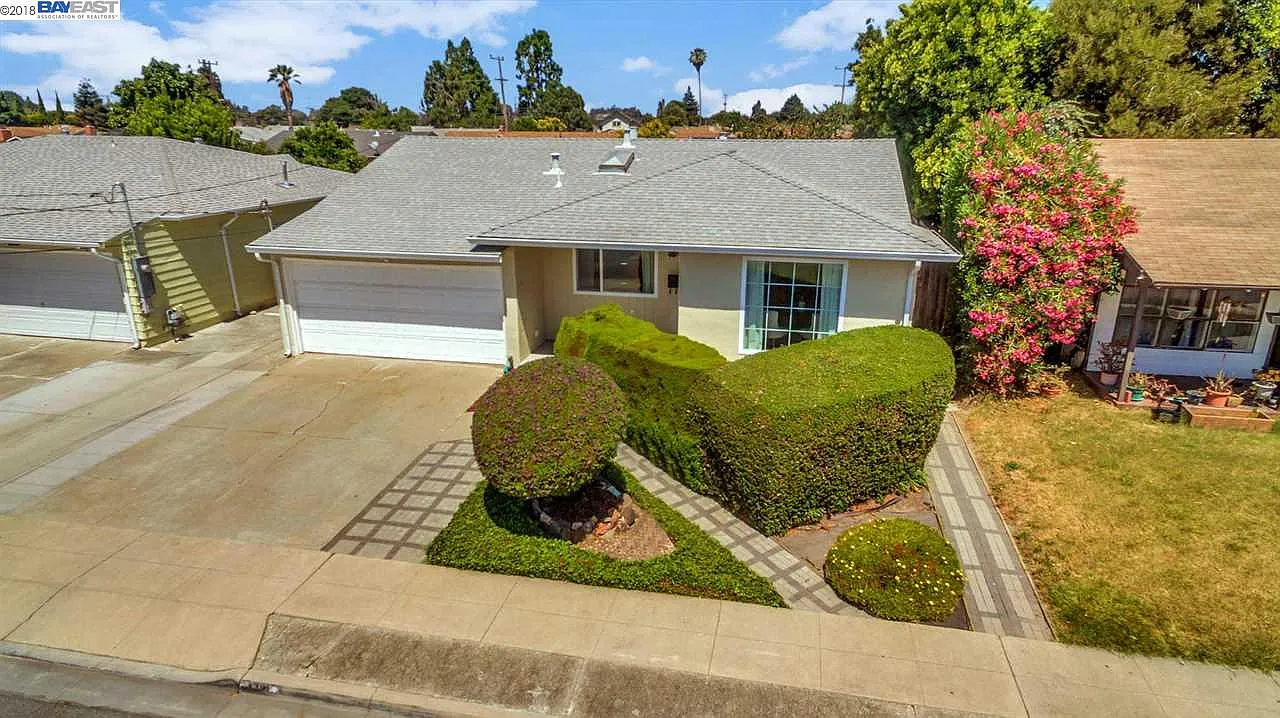 4721 Portola Dr photo 1