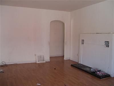 3rd image of 1311 E Lindsay St