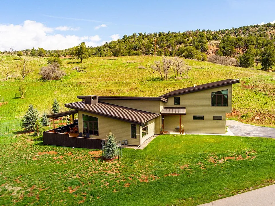 205 Hidden Valley Dr