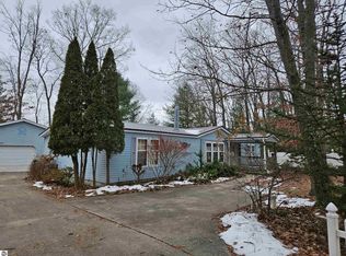 6933 W Goose Lake Rd, Lake City, MI 49651