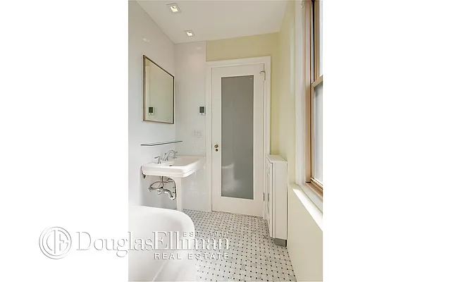 Rented by Douglas Elliman | media 11