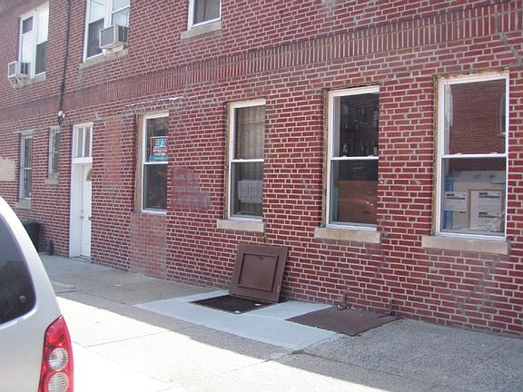 5th image of 7551 67th Dr