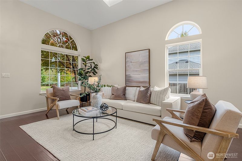 4th image of 13894 Beech Court