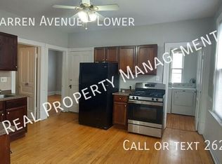 1924 N Warren Ave, Milwaukee, WI 53202