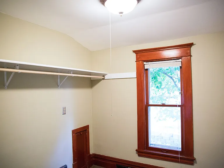 3021 Knox Ave — Photo 8