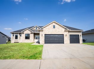 135 NW Alderleaf Dr, Waukee, IA 50263