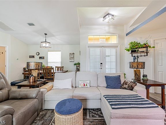 4th image of 1007 Chaplin Ave