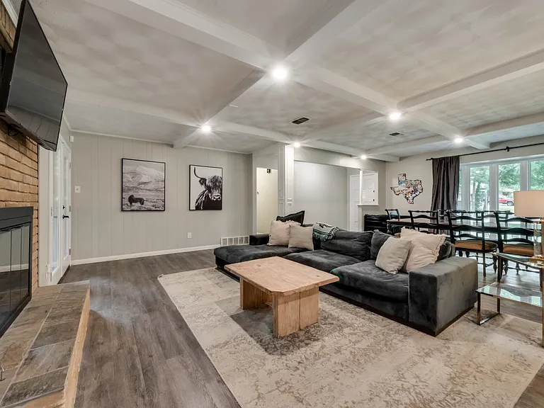 1718 Westminster Dr — Photo 17